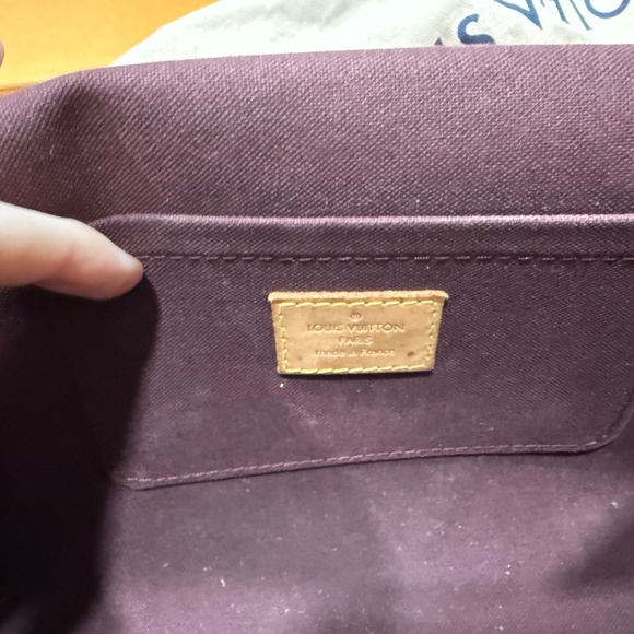 Louis Vuitton Monogram Favorite MM - Picture 11 of 15